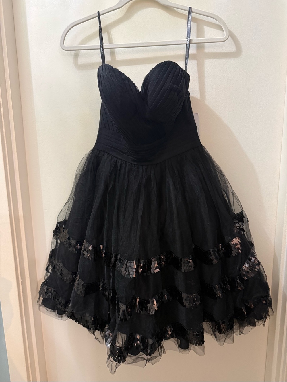 Jovani Black Strapless Sweetheart Tulle Cocktail Dress